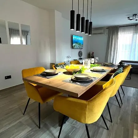 Apartment Magnolia Deluxe Zadar-with Free Parking, Garden And Terrace
