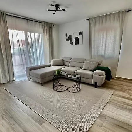 Apartment Magnolia Deluxe Zadar-with Free Parking, Garden And Terrace *