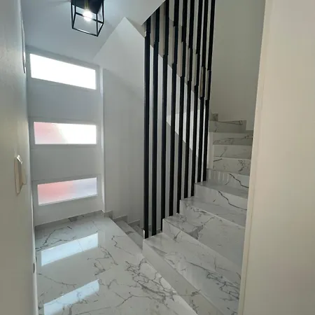 Magnolia Deluxe Zadar-with Free Parking, Garden And Terrace *