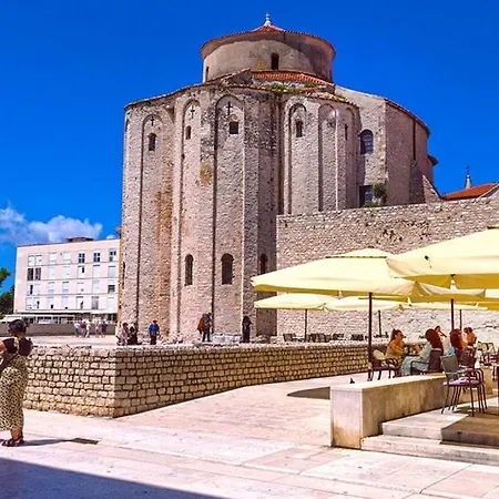 Magnolia Deluxe Zadar-with Free Parking, Garden And Terrace Appartement *