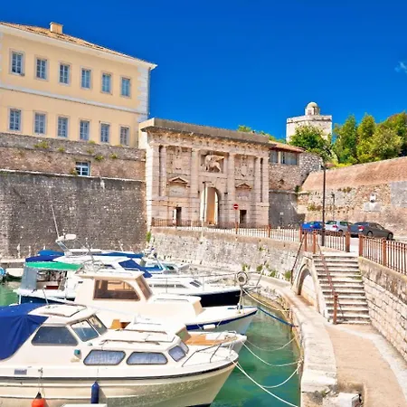 Apartment Magnolia Deluxe Zadar-with Free Parking, Garden And Terrace